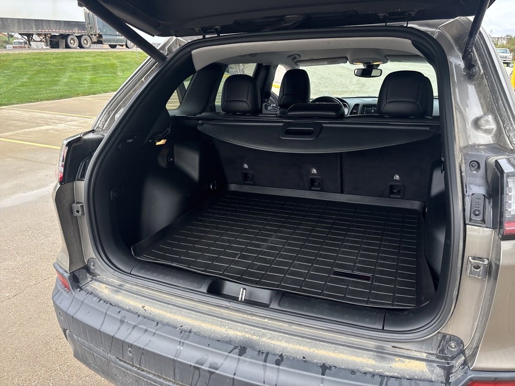 Used 2020 Jeep Cherokee Latitude Plus w/ Cold Weather Group image 29