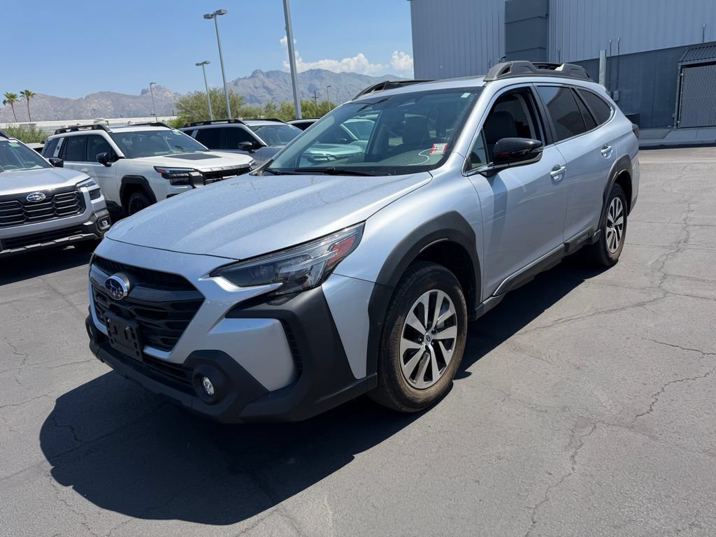 Used 2023 Subaru Outback Premium AWD/4WD image 3