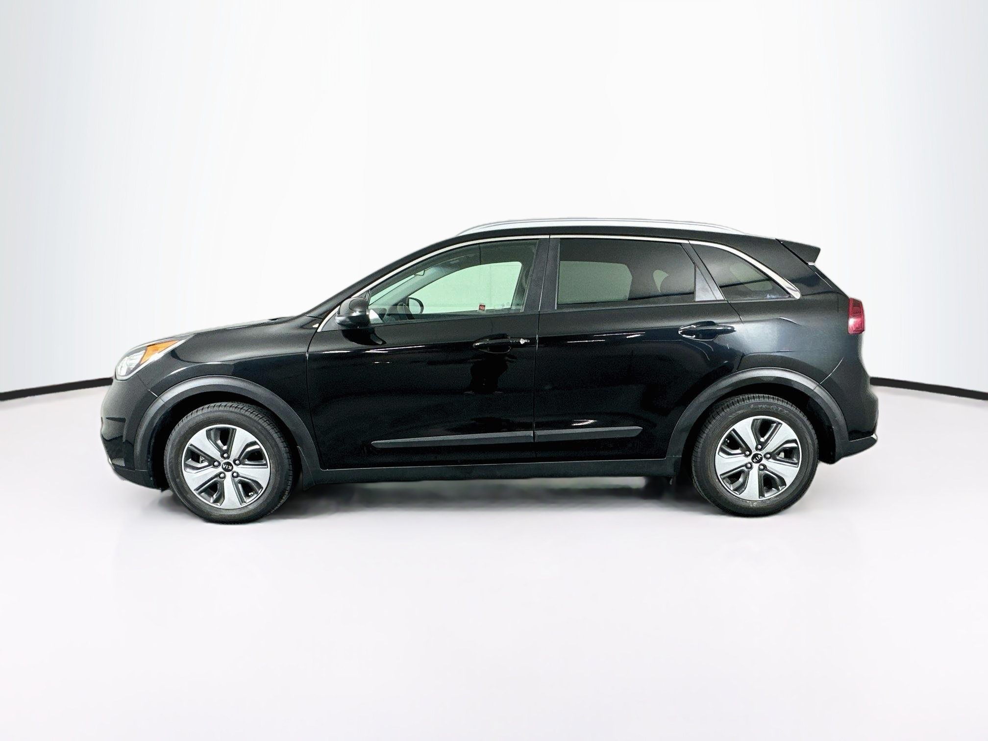 Used 2019 Kia Niro LX FWD image 4