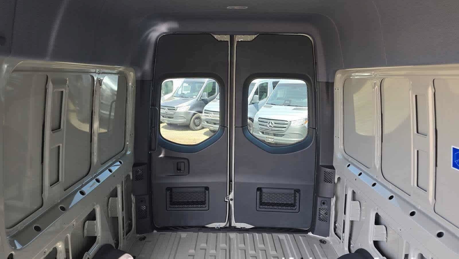 Used 2026 Mercedes-Benz Sprinter 2500 image 15