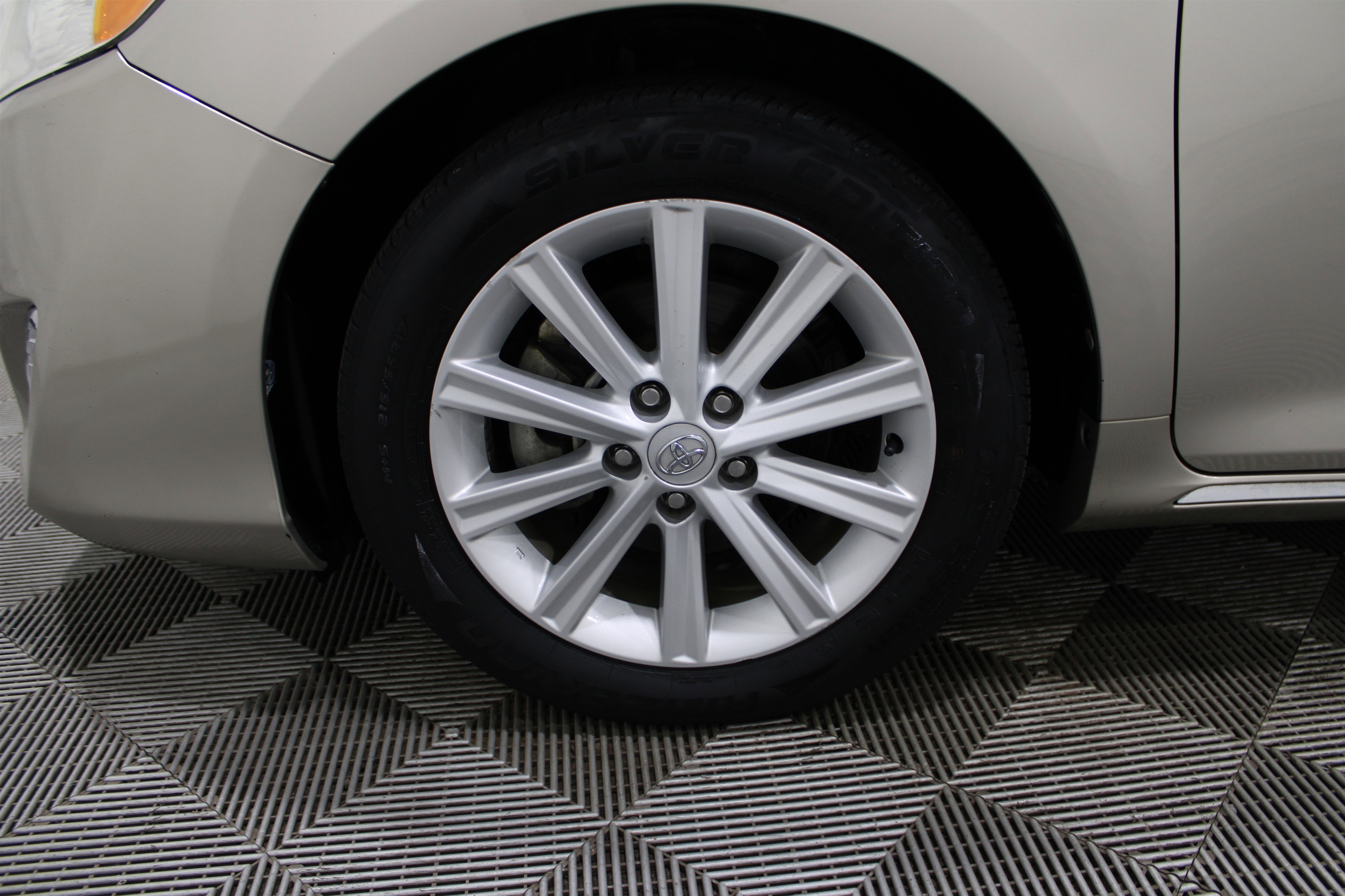 Used 2014 Toyota Camry SE image 30