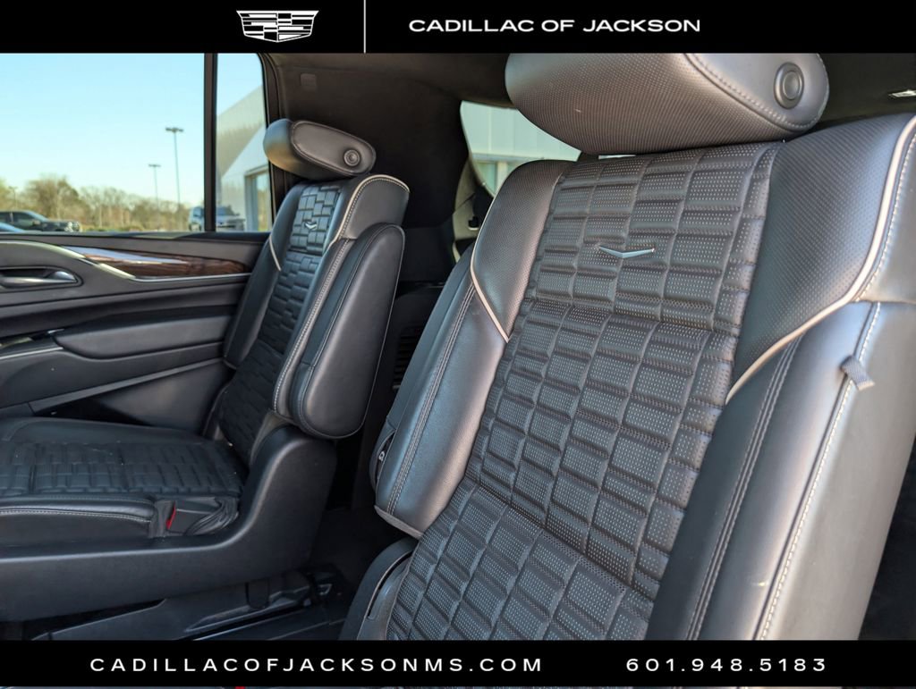 Used 2022 Cadillac Escalade ESV Premium Luxury Platinum w/ Heavy-Duty Trailer Package image 25