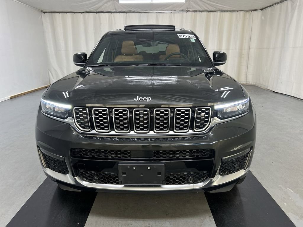 Used 2023 Jeep Grand Cherokee L Summit w/ Advanced Protech Group IV AWD/4WD image 3