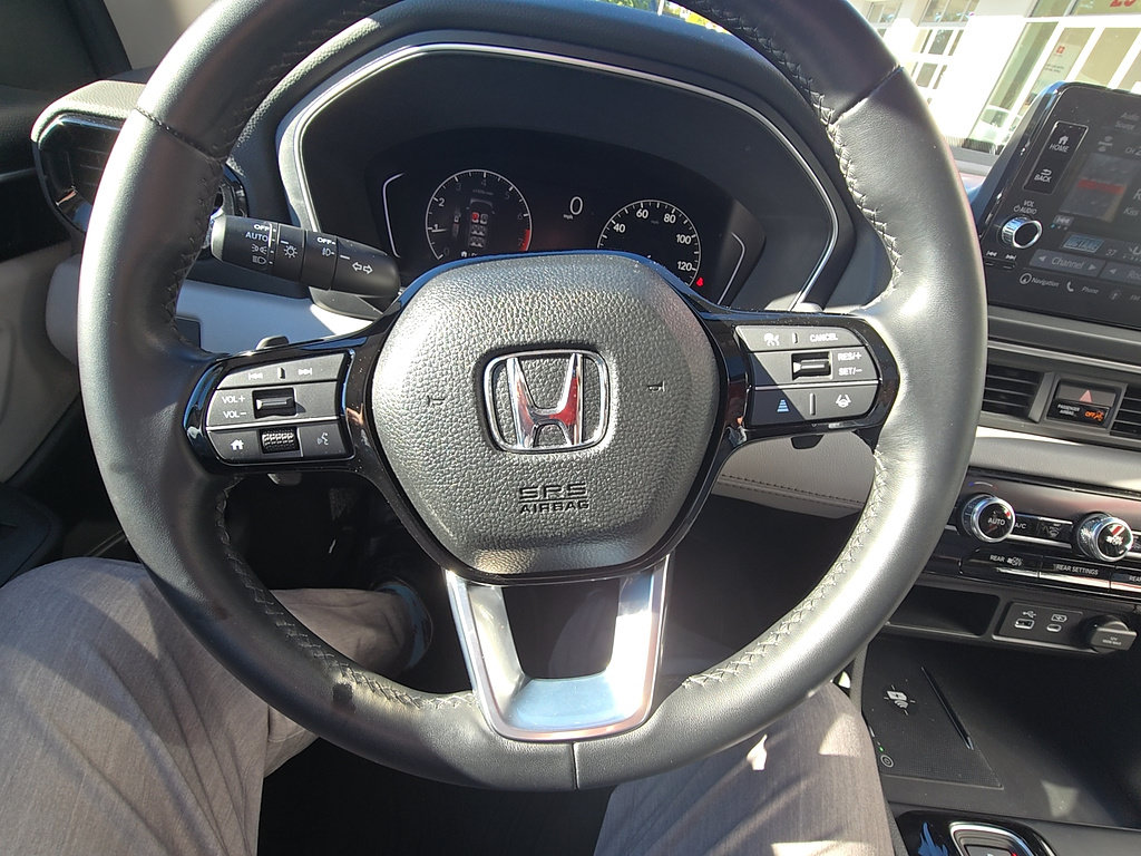 Used 2025 Honda Pilot Touring image 17