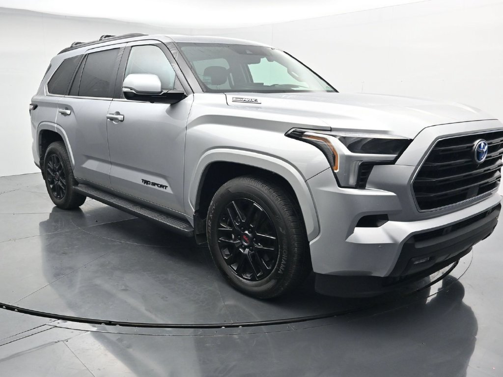 Used 2024 Toyota Sequoia SR5 w/ SR5 Premium Package AWD/4WD image 2