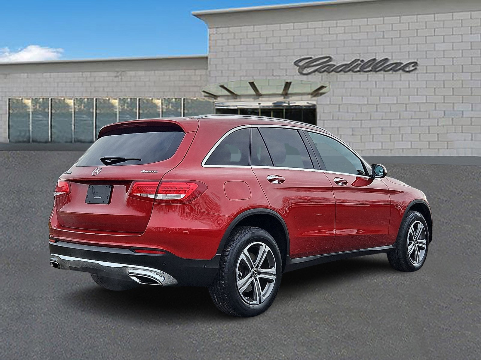 Used 2018 Mercedes-Benz GLC 300 4MATIC image 4