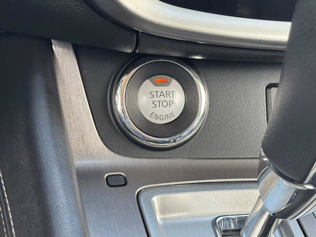 Used 2023 Nissan Murano SV AWD/4WD image 16