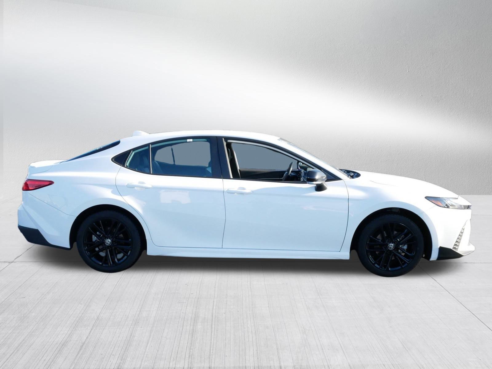 Certified 2025 Toyota Camry SE w/ Convenience Package image 8