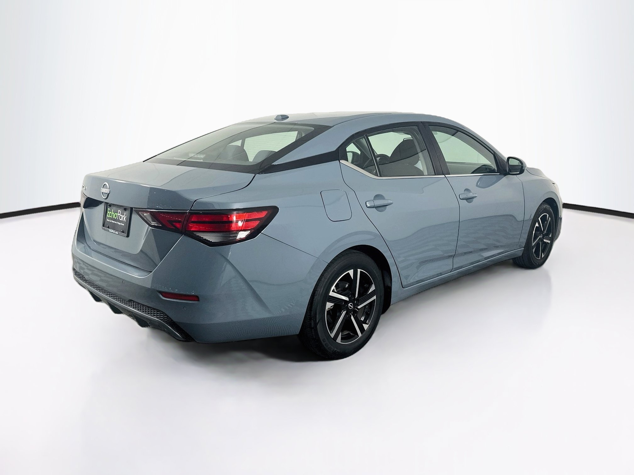 Used 2025 Nissan Sentra SV FWD image 9