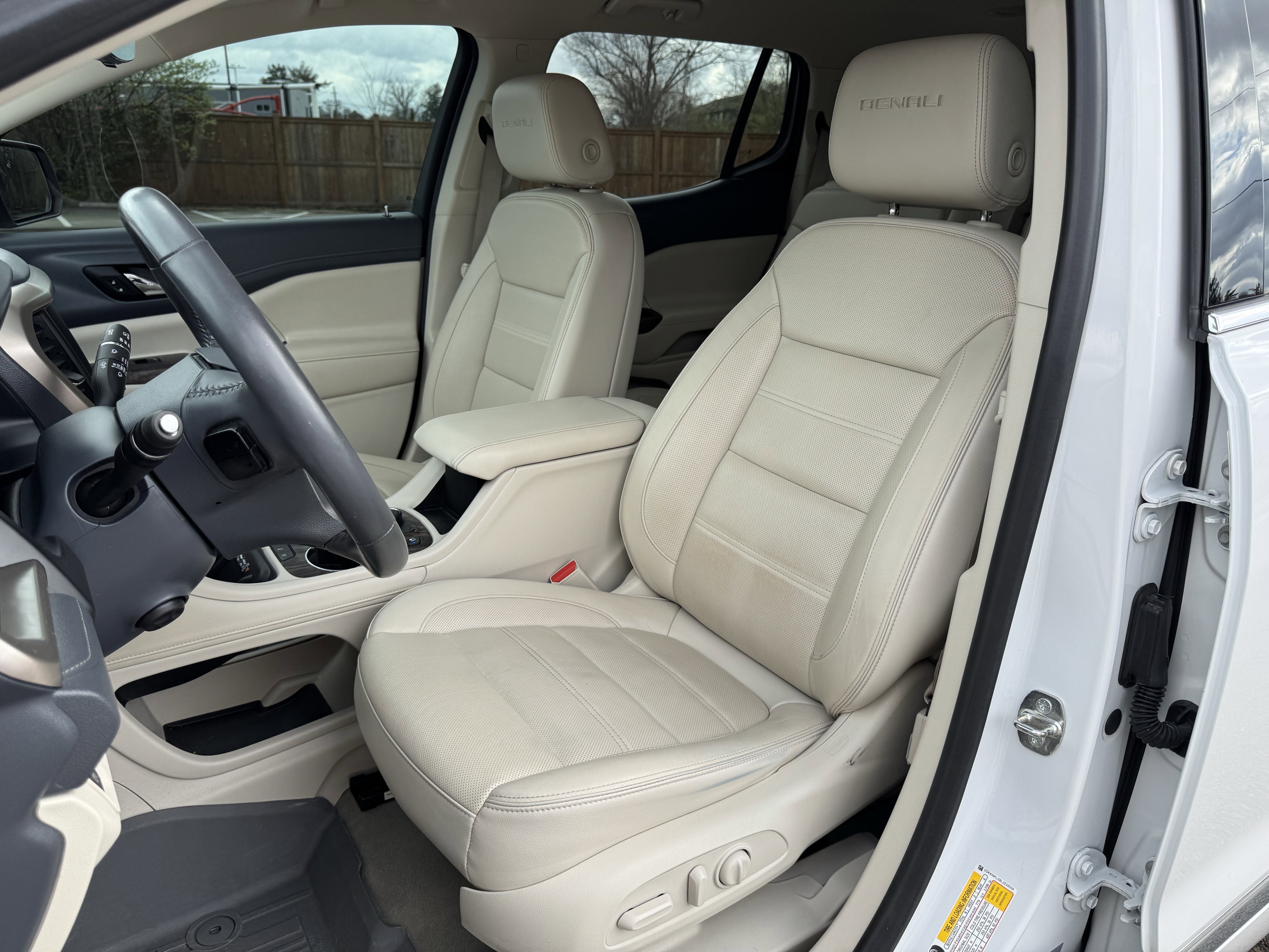 Used 2020 GMC Acadia Denali w/ Technology Package image 26