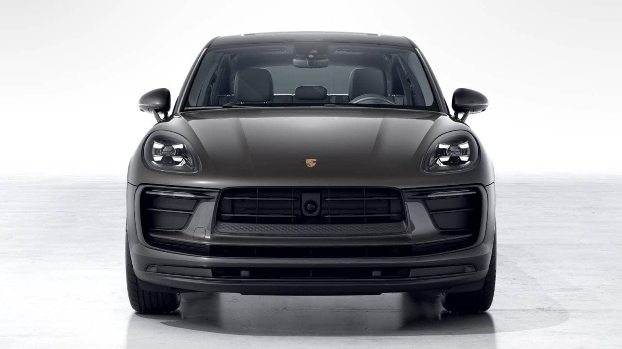 New 2026 Porsche Macan AWD/4WD image 4