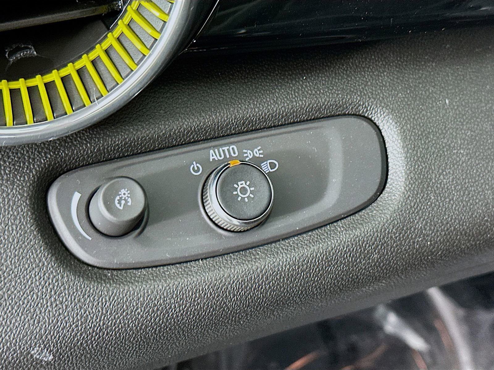 Used 2024 Chevrolet Trax ACTIV w/ Driver Confidence Package image 11