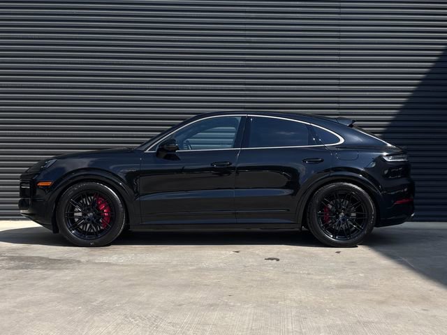 New 2026 Porsche Cayenne Turbo image 2