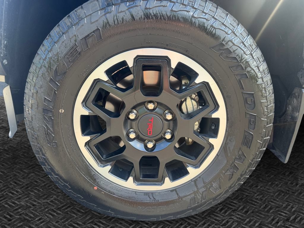 Used 2024 Toyota Tacoma TRD Off-Road w/ TRD Off Road Upgrade Package AWD/4WD image 10