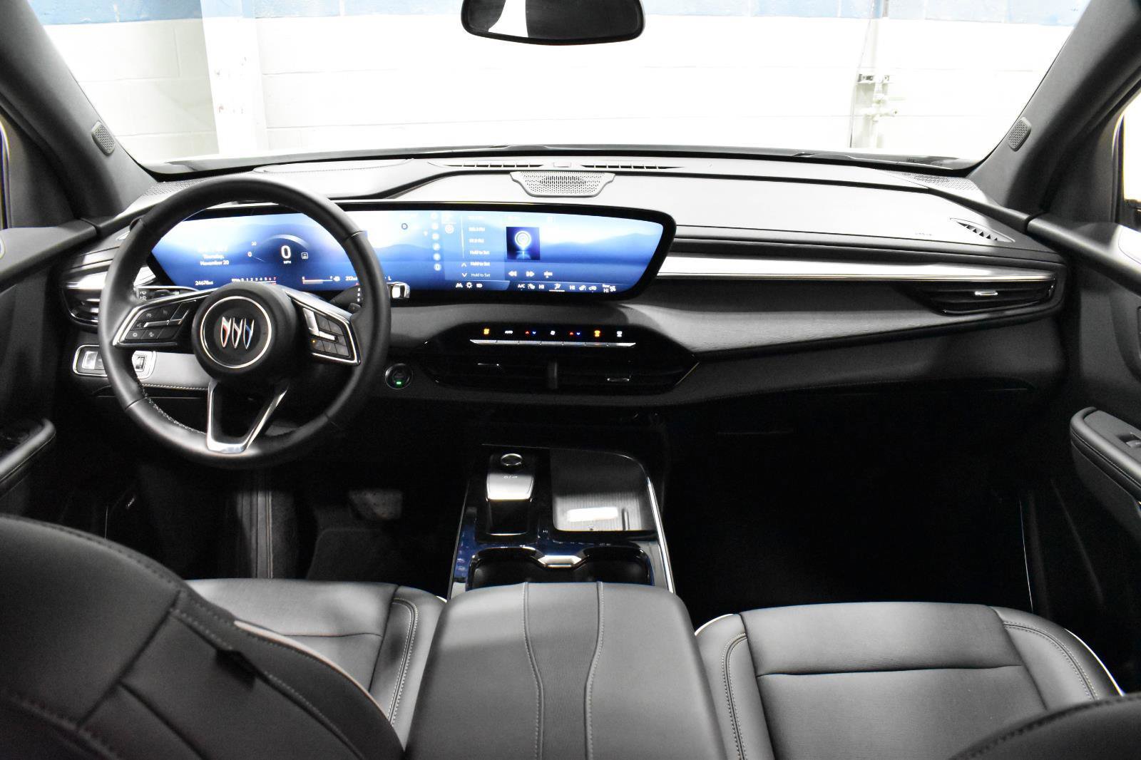 Used 2025 Buick Enclave Preferred image 7