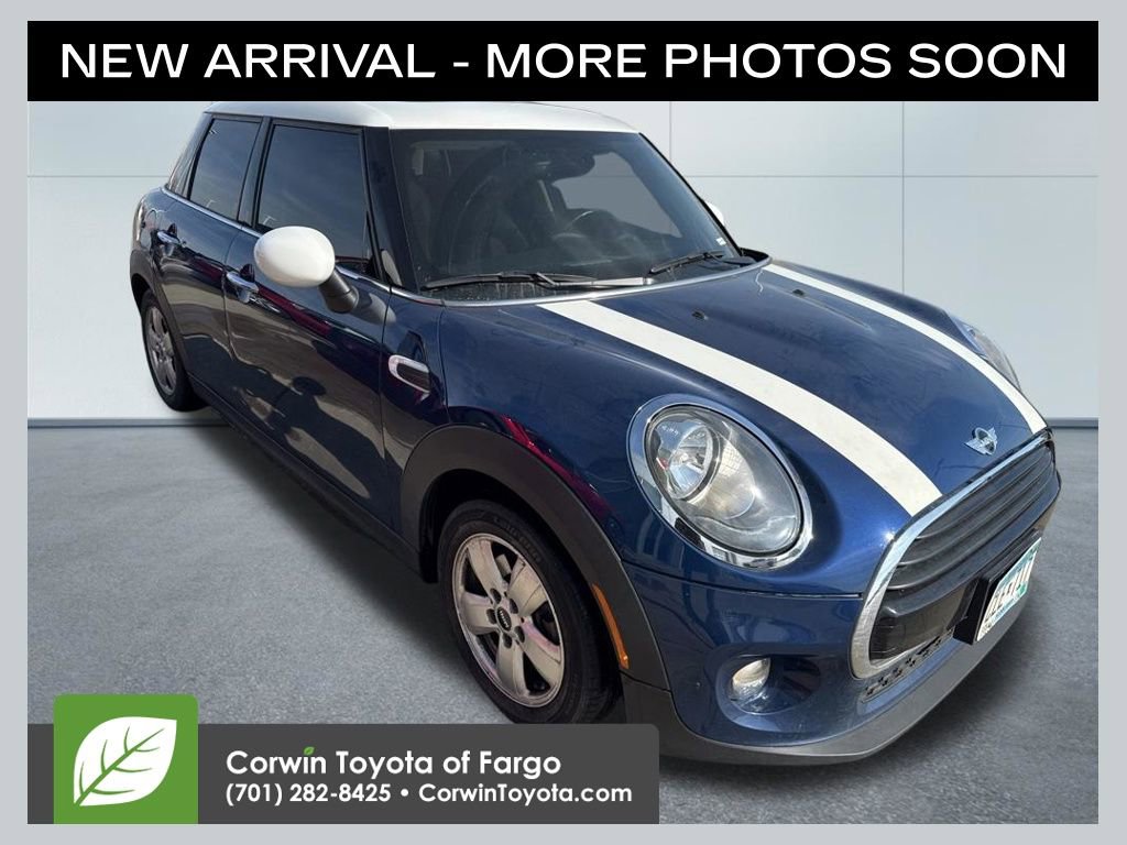Used 2016 MINI Cooper 4-Door Hardtop image 1