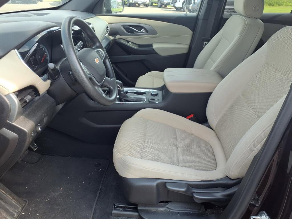 Used 2022 Chevrolet Traverse LS image 24