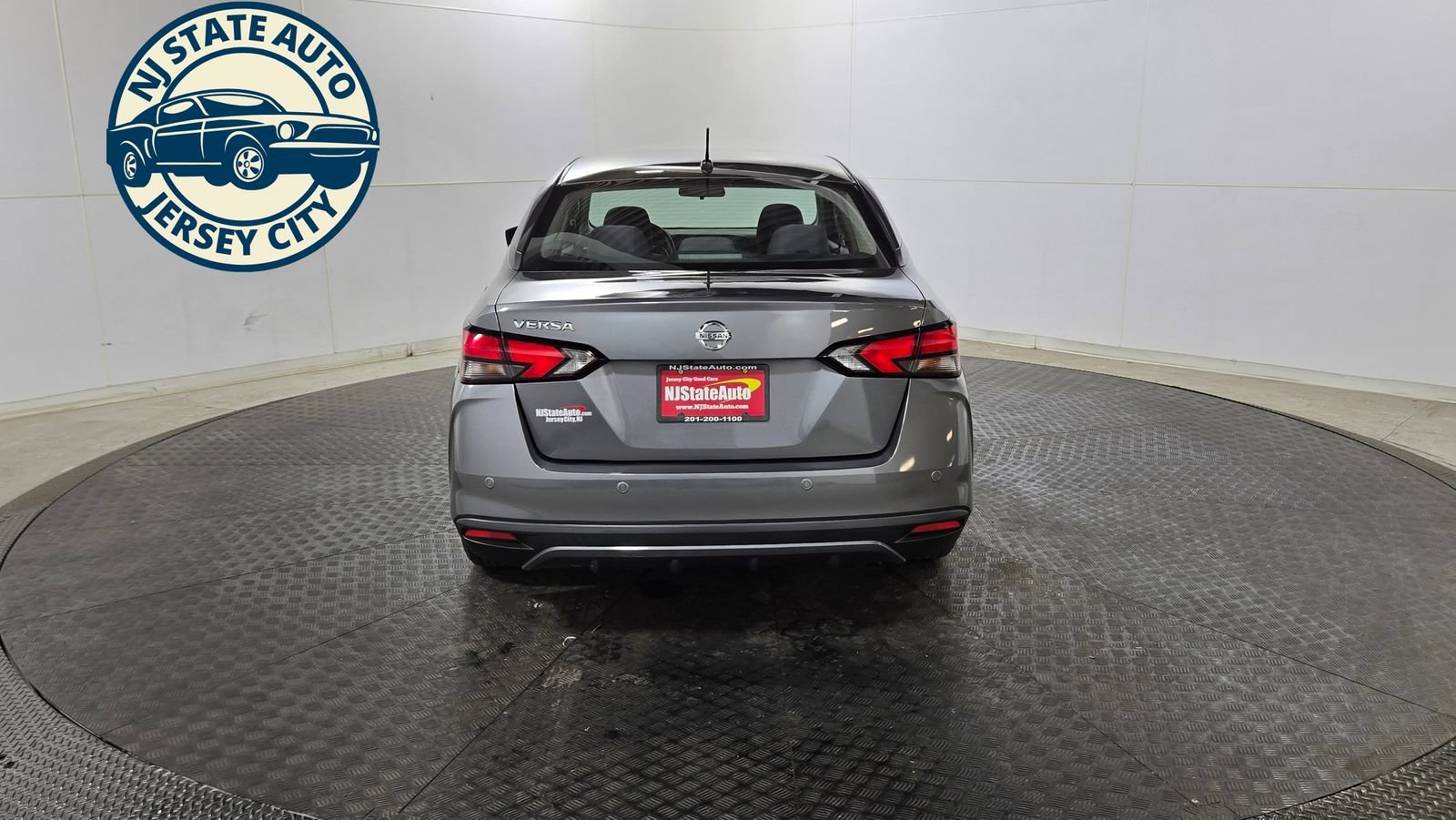 Used 2021 Nissan Versa S FWD image 6