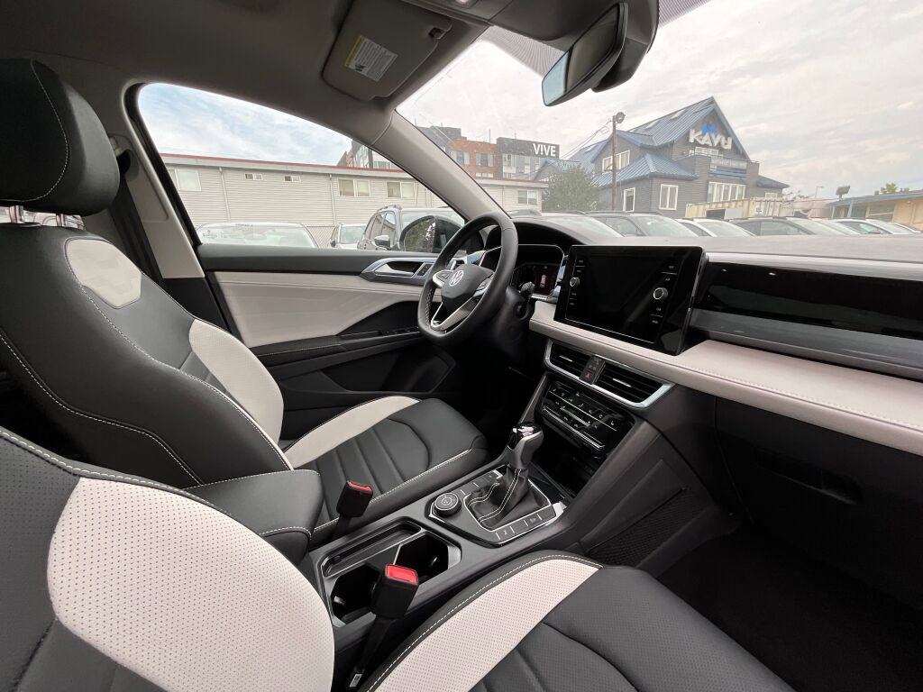 New 2025 Volkswagen Taos SEL AWD/4WD image 17