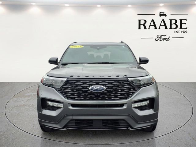 Used 2023 Ford Explorer ST-Line AWD/4WD image 2