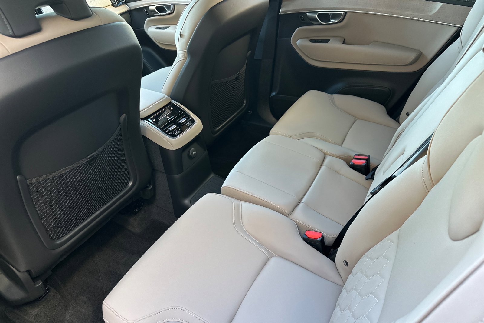 New 2026 Volvo XC90 T8 Plus image 4