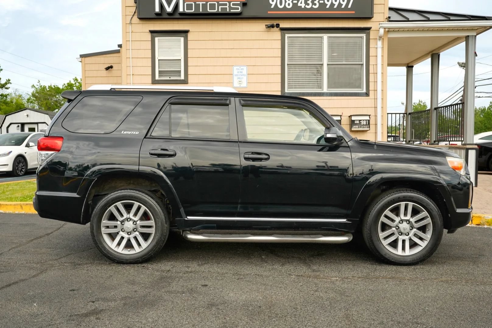 Used 2010 Toyota 4Runner Limited AWD/4WD image 4