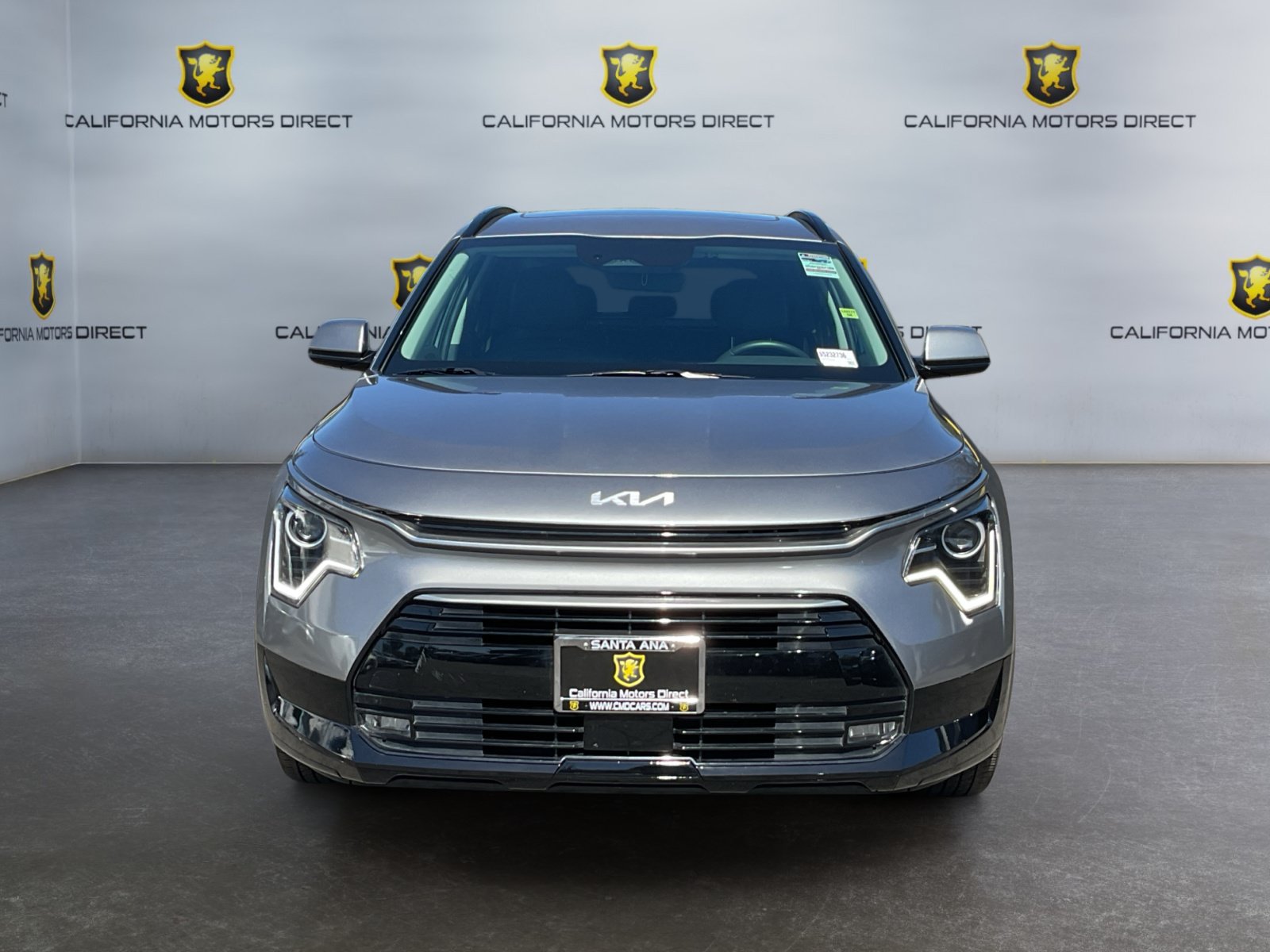 Used 2025 Kia Niro EX Touring FWD image 2