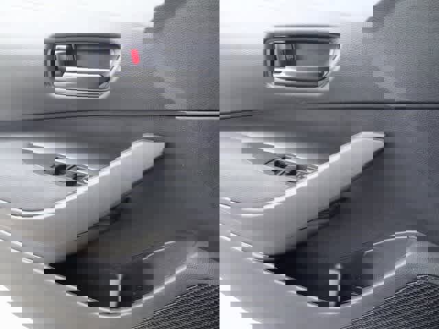 Used 2023 Toyota Corolla LE image 14