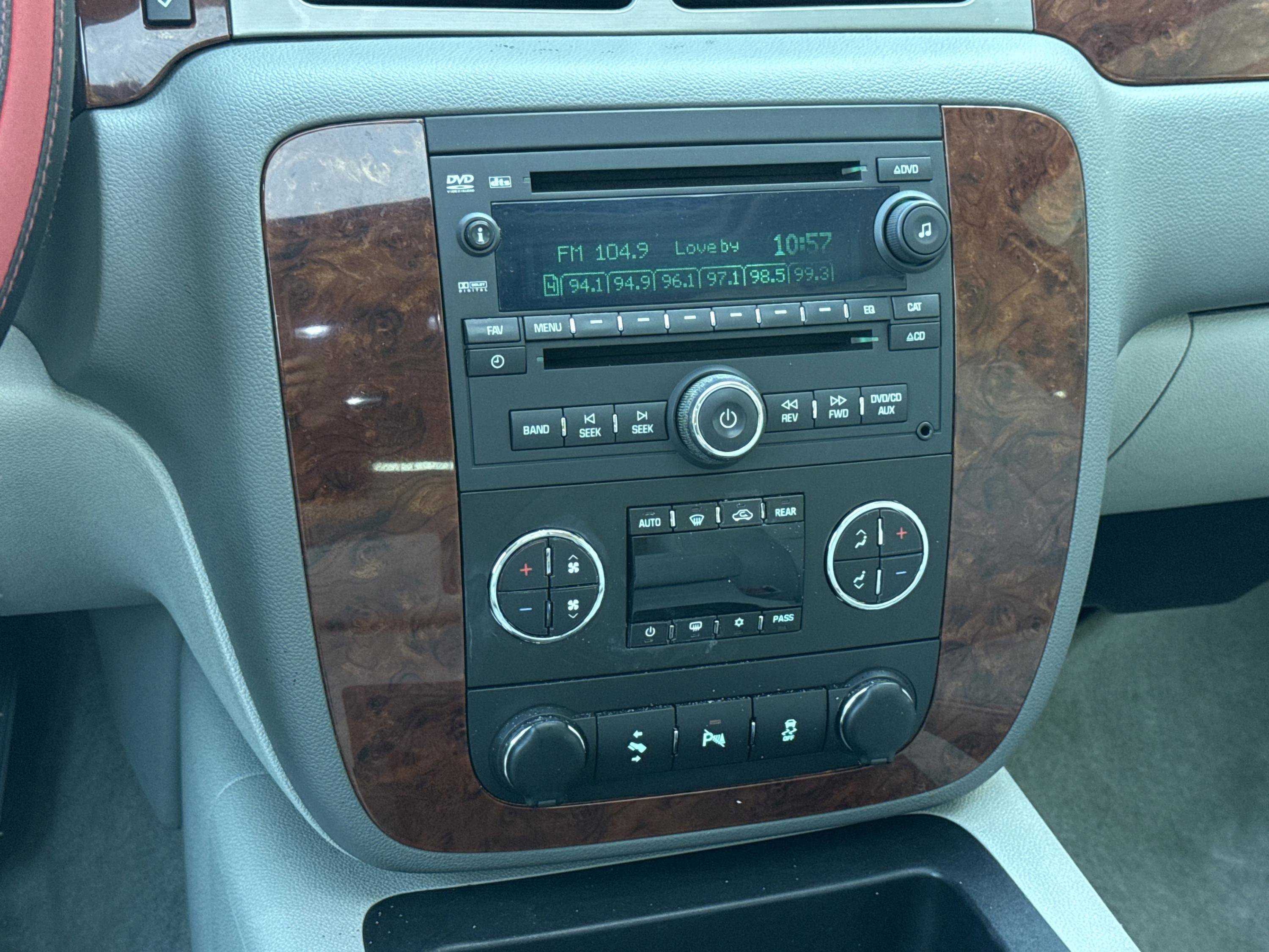 Used 2013 Chevrolet Tahoe LT w/ Luxury Package image 40