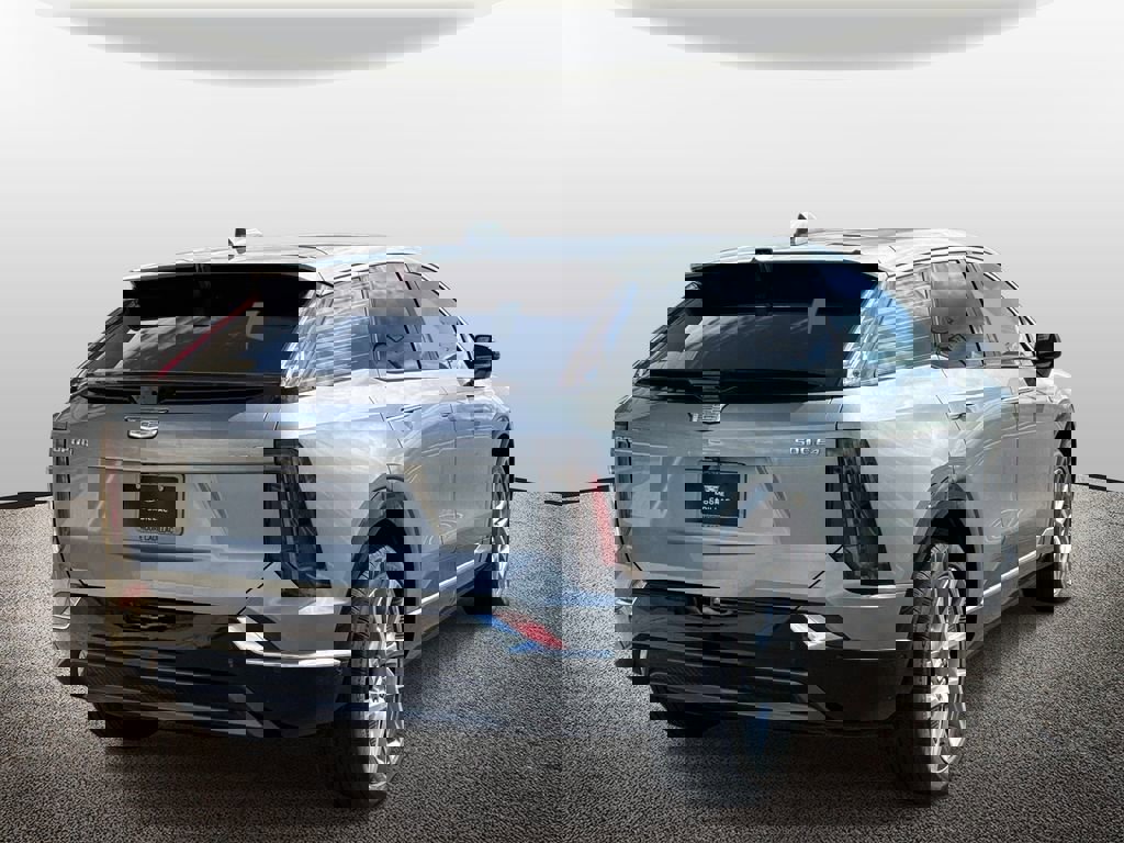 New 2026 Cadillac Optiq Luxury 1 w/ LPO, Floor Liner Package AWD/4WD image 2