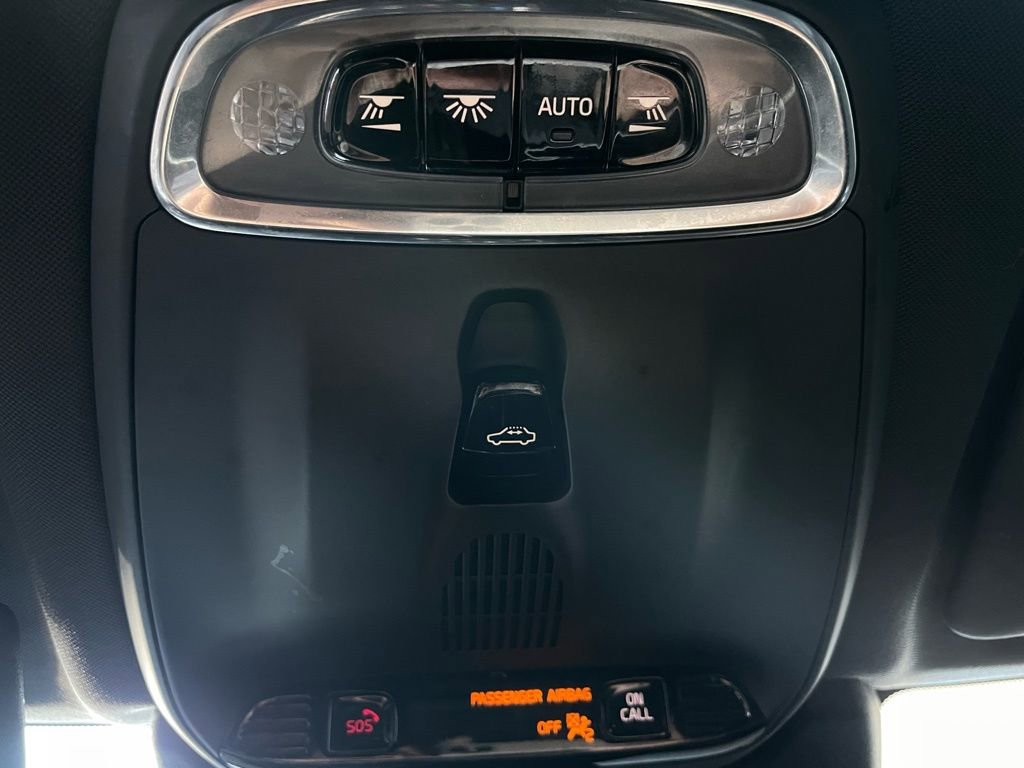 Used 2018 Volvo XC60 T6 R-Design w/ Convenience Package image 48