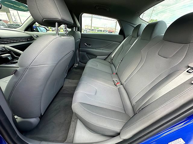 Certified 2025 Hyundai Elantra SE w/ Cargo Package FWD image 19