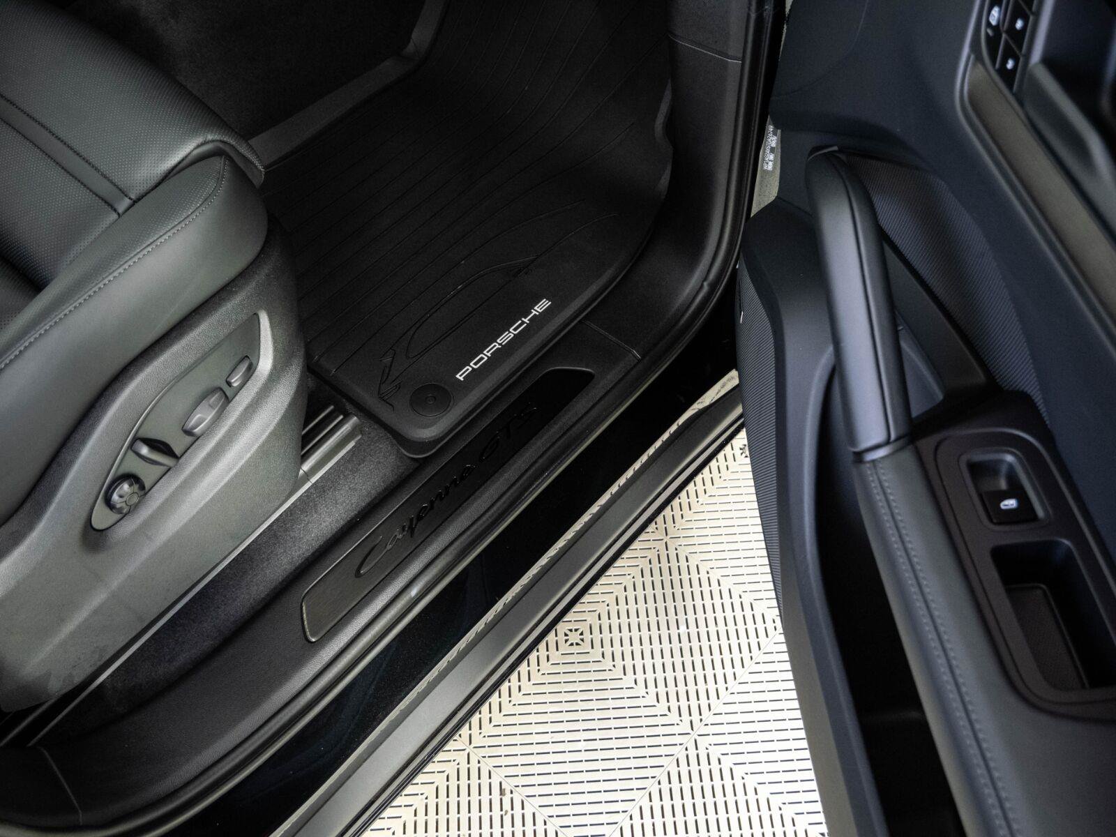 Certified 2026 Porsche Cayenne GTS AWD/4WD image 26