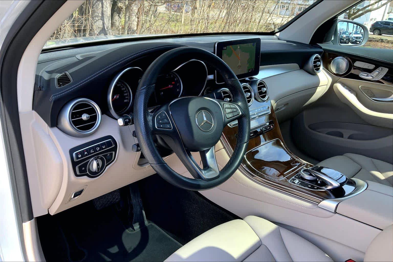Used 2019 Mercedes-Benz GLC 300 4MATIC image 18