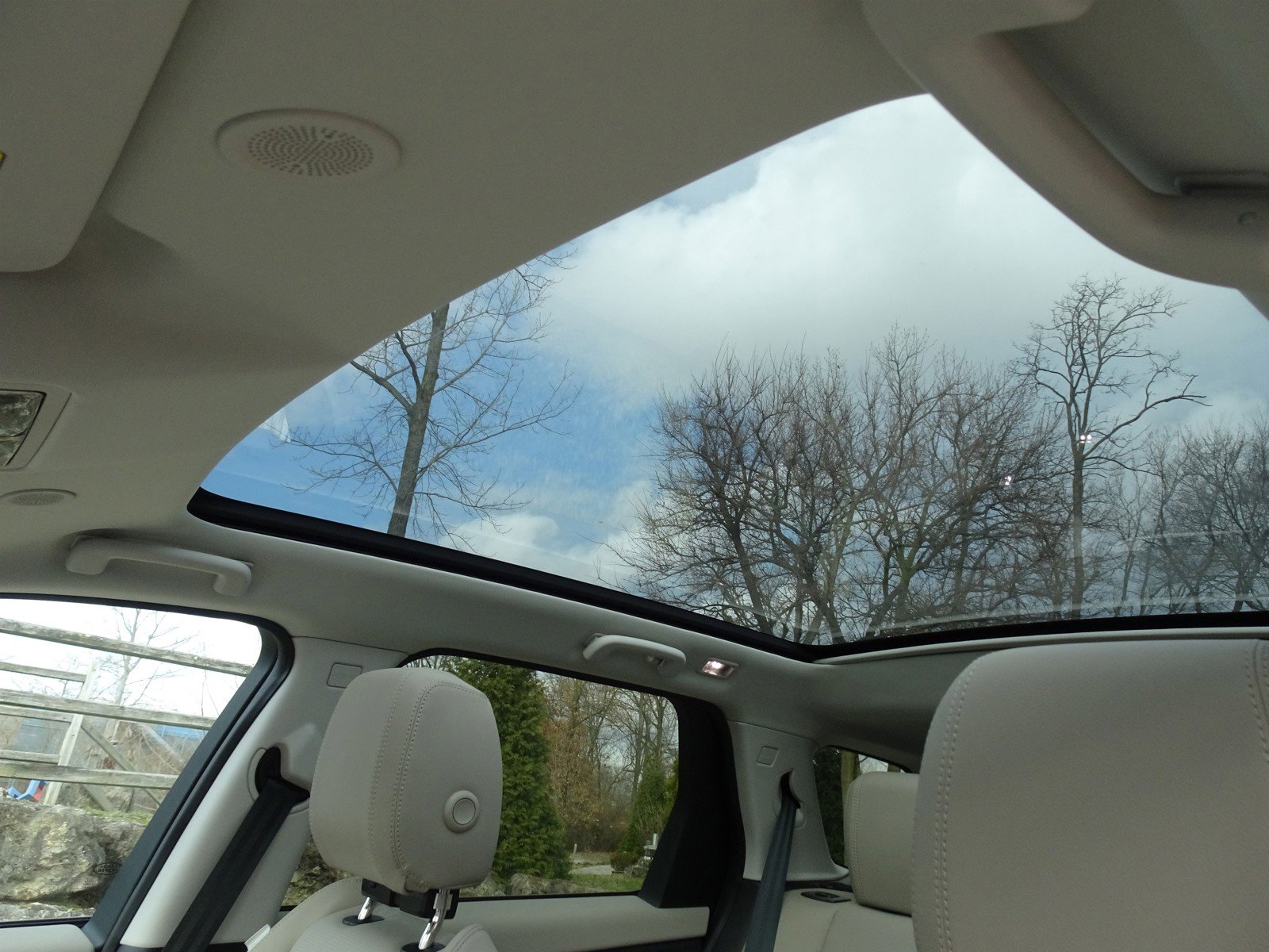 New 2025 Land Rover Discovery Sport S image 18