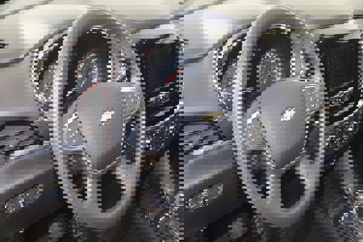 Used 2021 Chevrolet Traverse LS AWD/4WD image 6