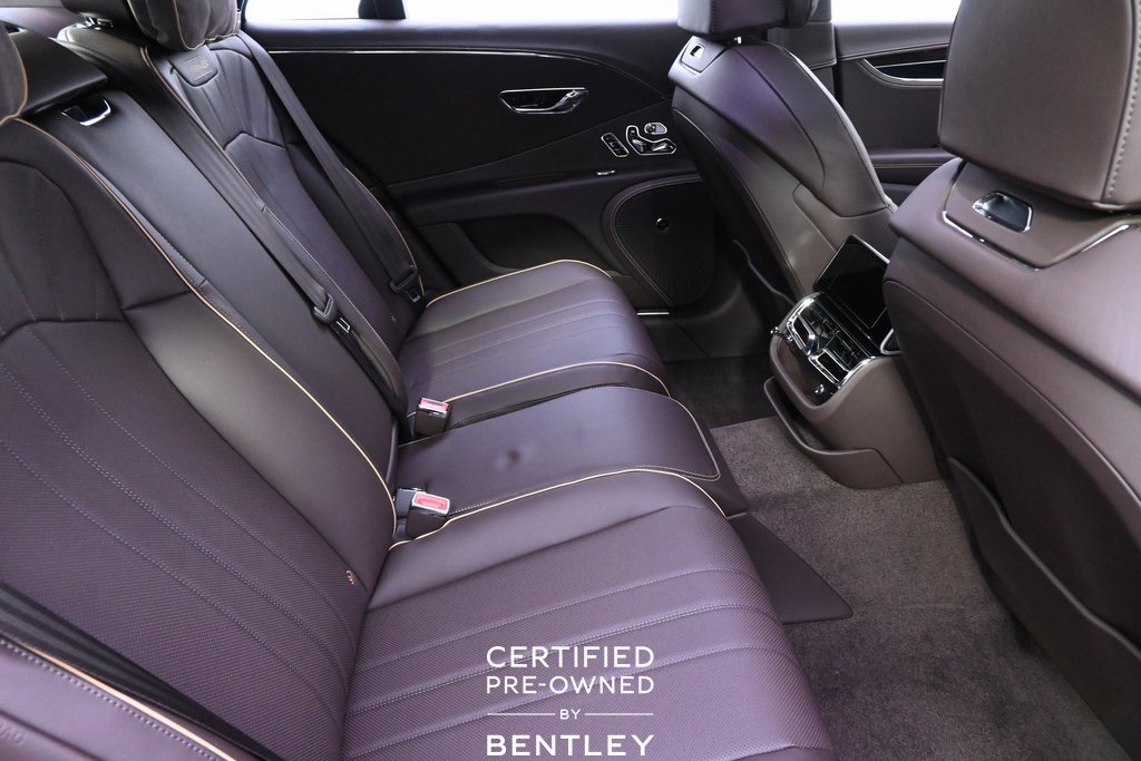 Used 2024 Bentley Flying Spur V8 image 19