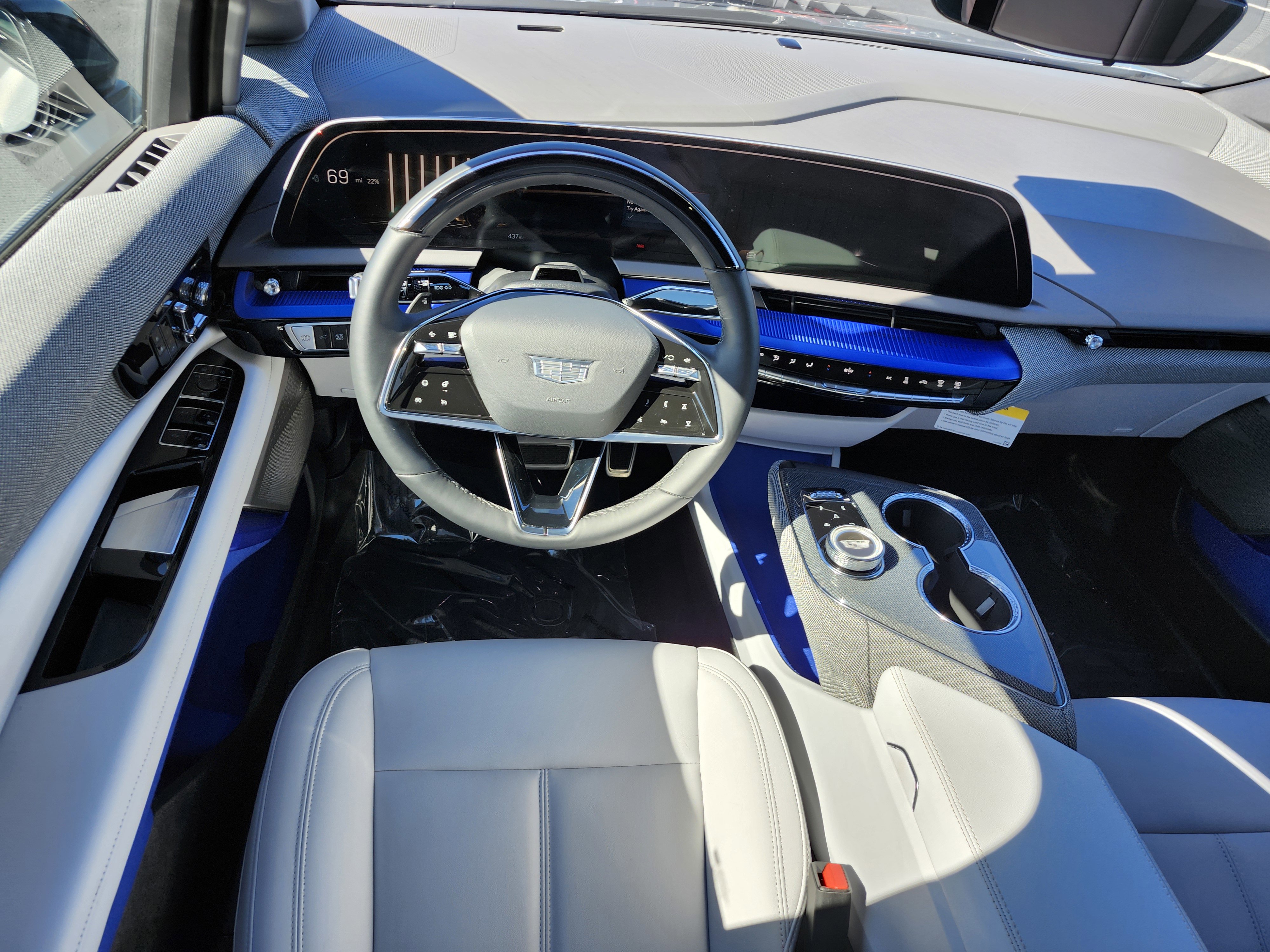 Used 2025 Cadillac Optiq Sport 1 image 21