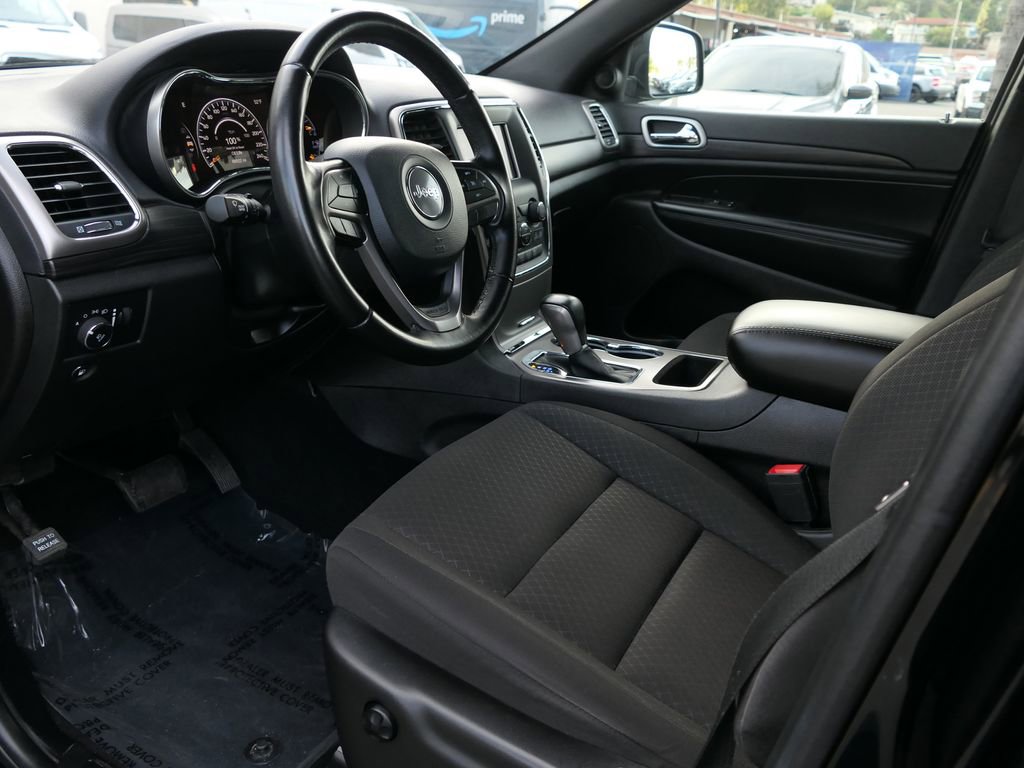 Used 2021 Jeep Grand Cherokee Laredo image 13