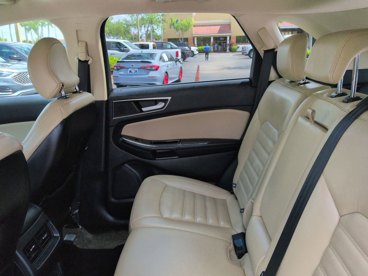 Used 2018 Ford Edge SEL w/ Equipment Group 201A FWD image 14