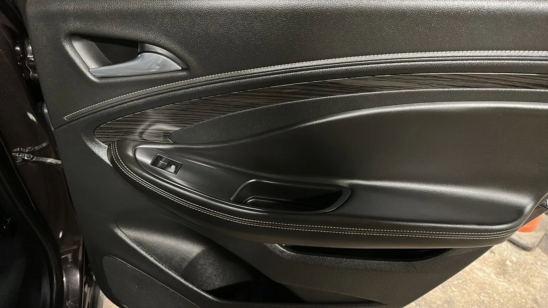 Used 2016 Buick Envision Premium image 16