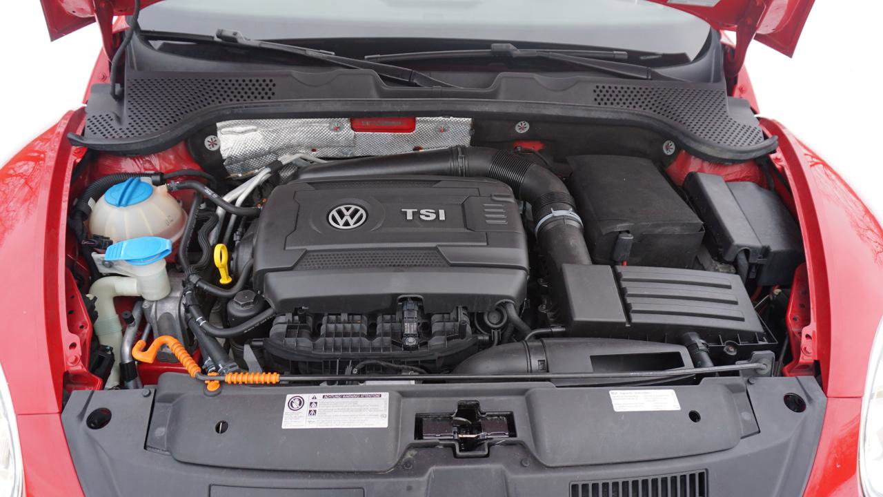 Used 2013 Volkswagen Beetle 2.0T image 34