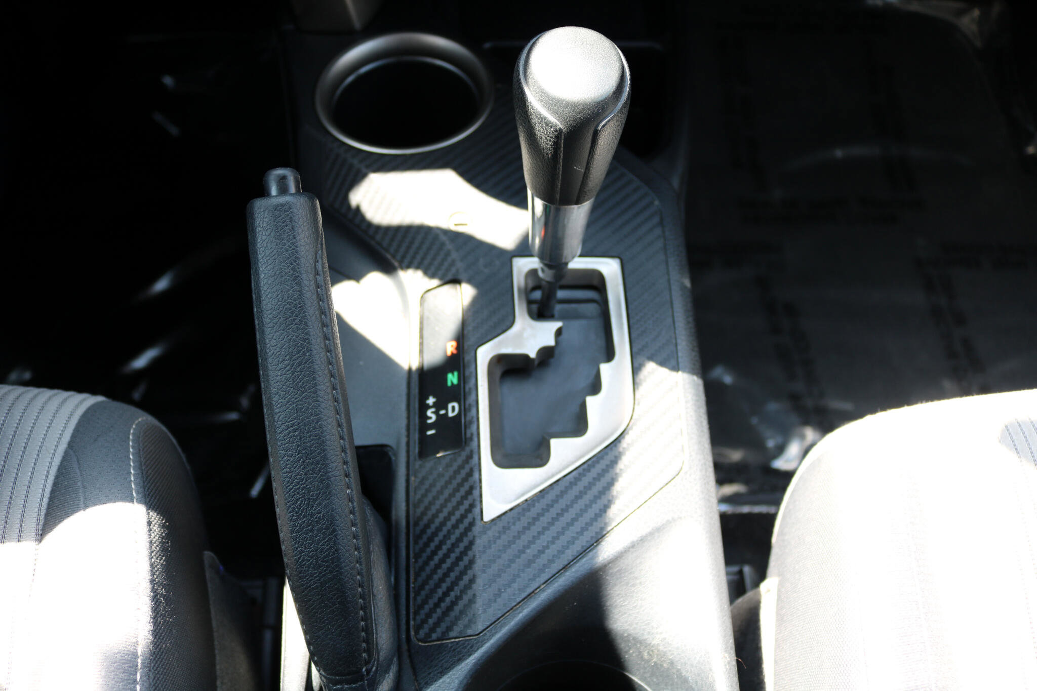 Used 2013 Toyota RAV4 XLE image 22