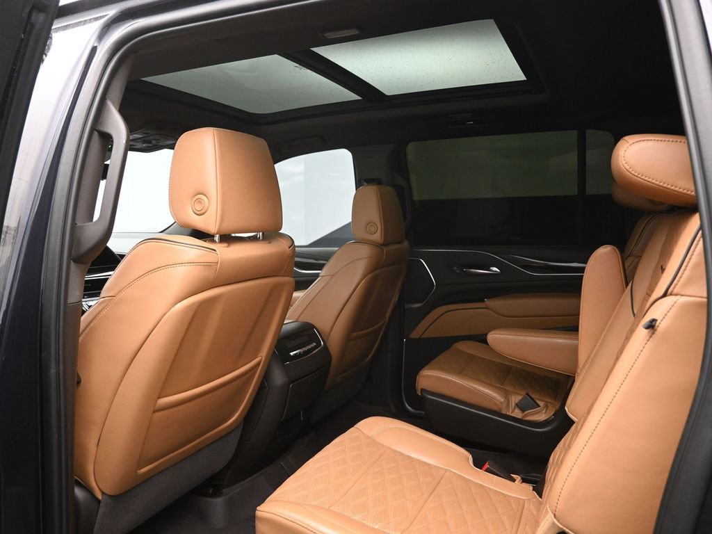 Used 2023 Cadillac Escalade ESV Premium Luxury image 25