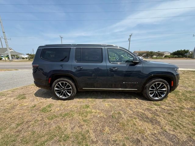 Used 2025 Jeep Wagoneer Series III w/ Premium Group I AWD/4WD image 8