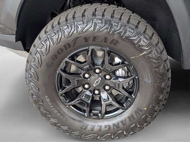 New 2026 Chevrolet Colorado ZR2 w/ Midnight Edition AWD/4WD image 14