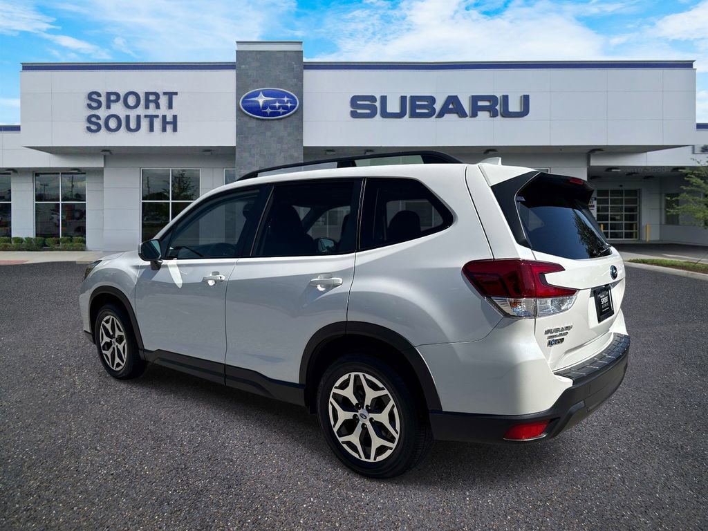 Used 2019 Subaru Forester Premium AWD/4WD image 5