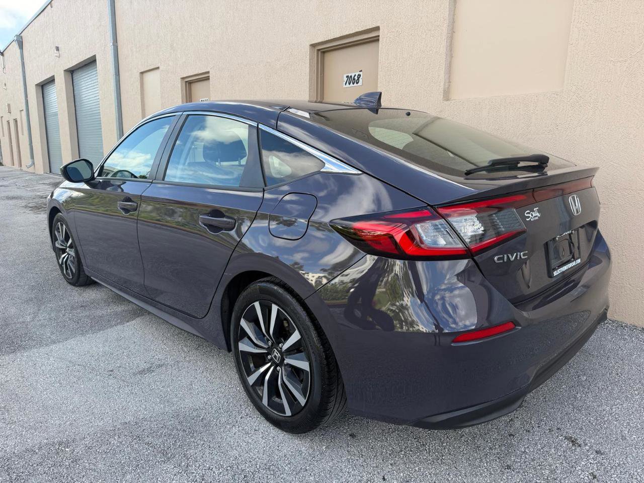 Used 2024 Honda Civic EX-L image 9