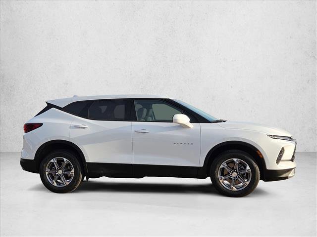 Used 2025 Chevrolet Blazer LT FWD image 4