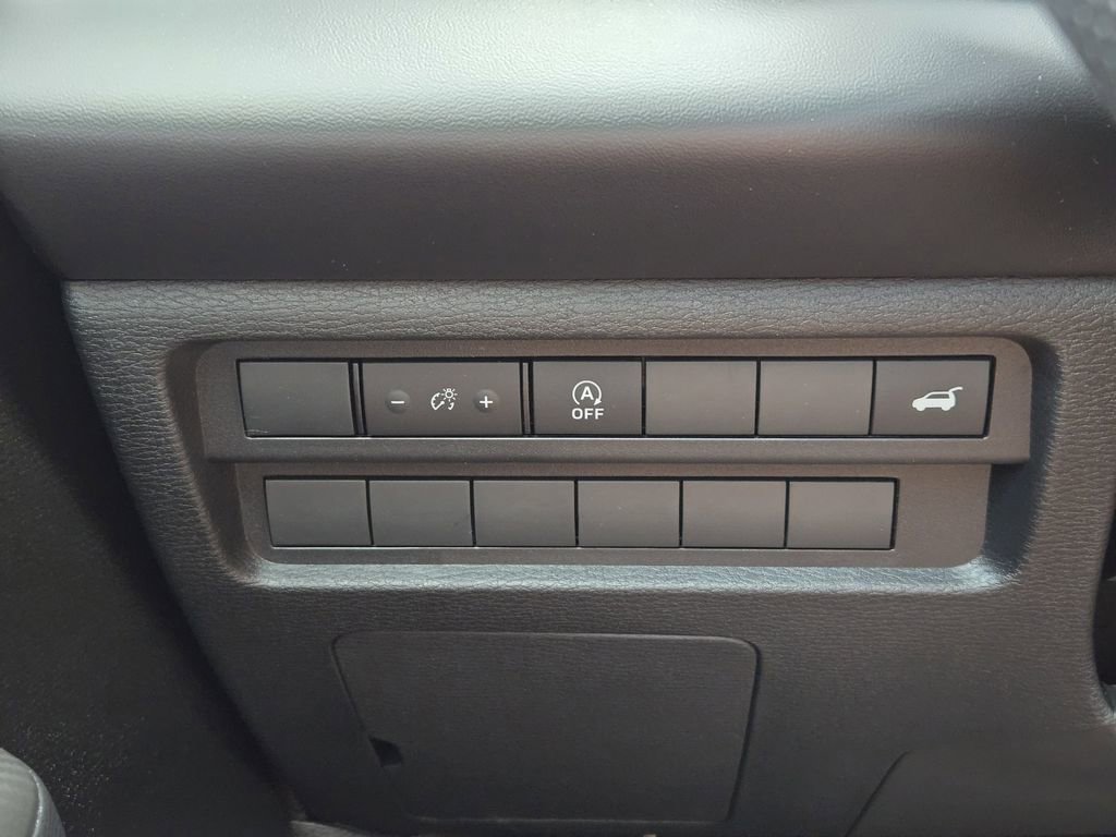 New 2026 Mitsubishi Outlander SE image 17